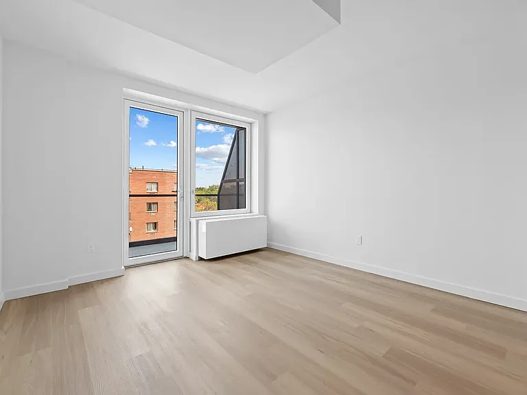 71-82 Parsons Blvd #501 — Photo 7