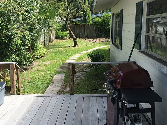 view of back yard