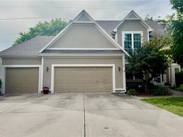 5920 NE Turquoise Dr, Lees Summit, MO 64064