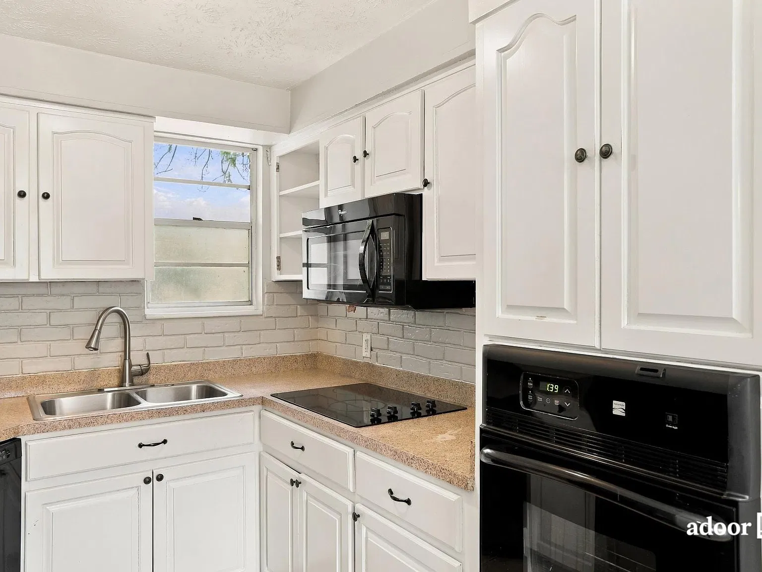 3 bed, 1.5 bath, 1340 sqft, $1,395 — Photo 3