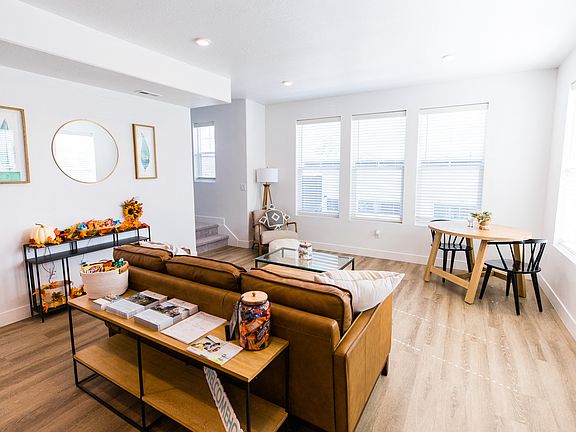 3rd image of 314 Park Blvd #383
