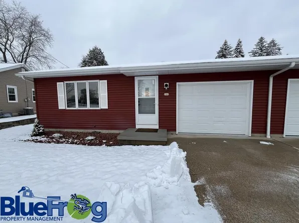 646 Woodlawn Dr, Manitowoc, WI 54220