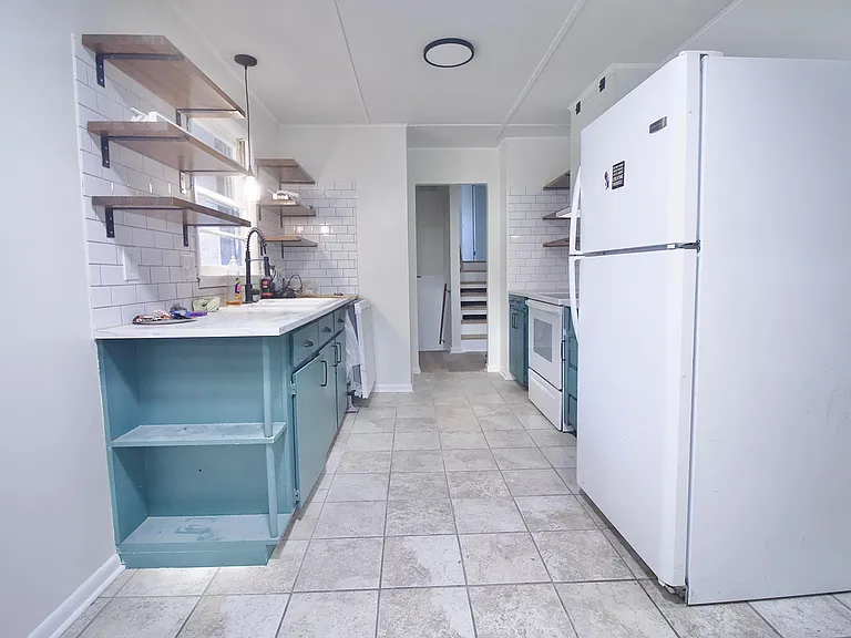 Hedlund Dr — Photo 6