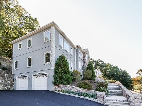 2nd image of 732 Linda Ave