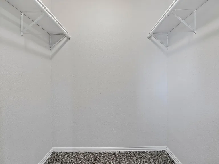 Oak Street Flats: Ranch Style Fully Remodeled Come Check Us Out — Photo 55