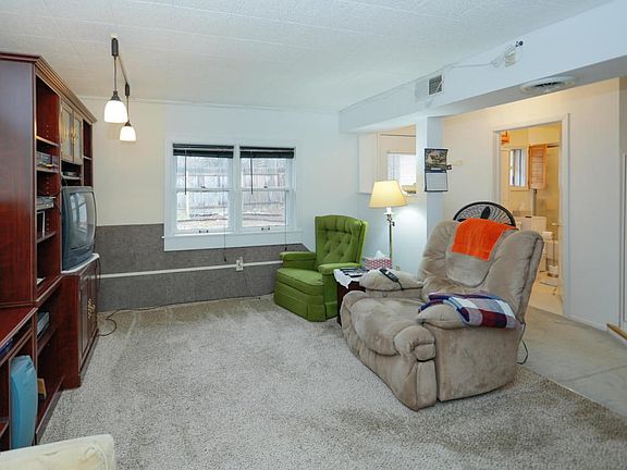 8320 Oakside-105