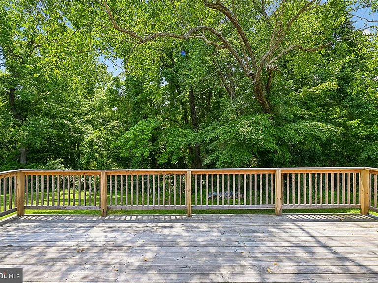 13245 Croom Rd — Photo 13
