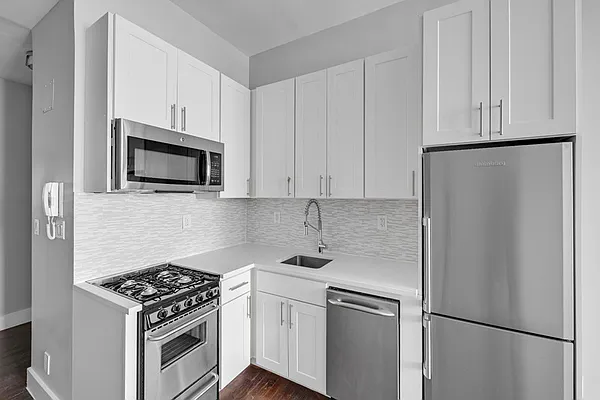 Rented by Cooper & Cooper Real Estate | media 9