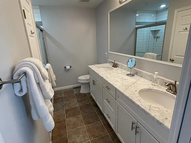3300 Sanibel Cir #3301 — Photo 9