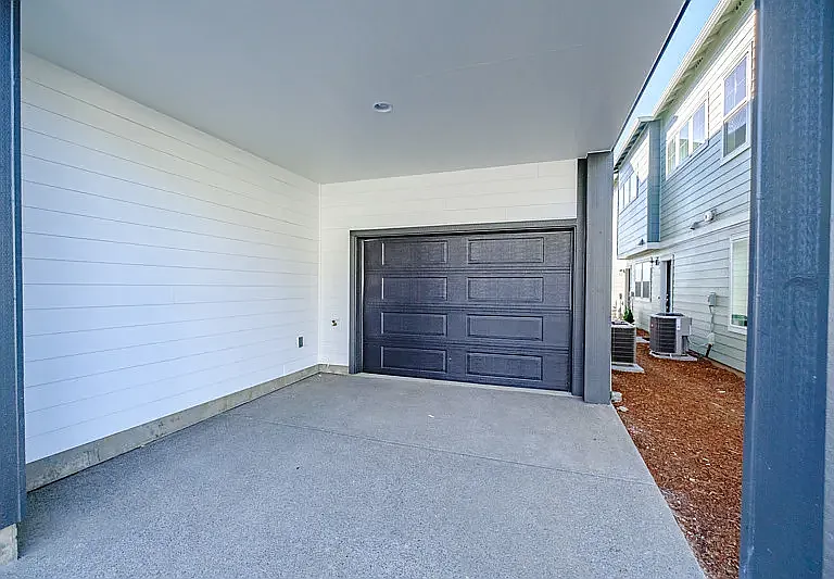 8457 SE Kinnaman St — Photo 25