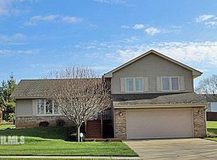 621 Barley Ridge Trl, Freeport, IL 61032