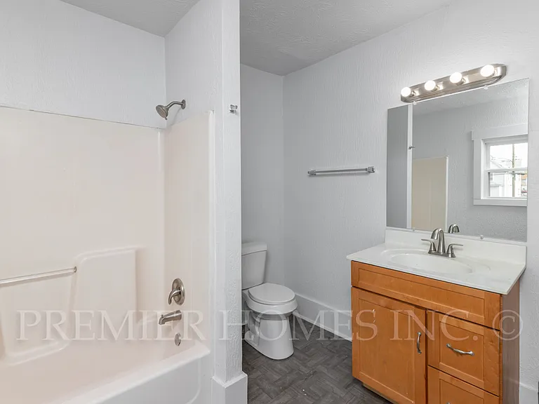 1111 11th St NW — Photo 7