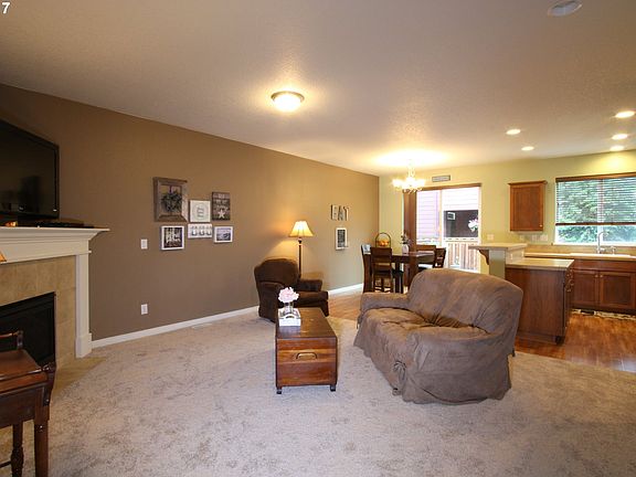 5th image of 4510 SE Satinwood St