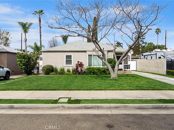 4th image of 1127 W Acacia Ave
