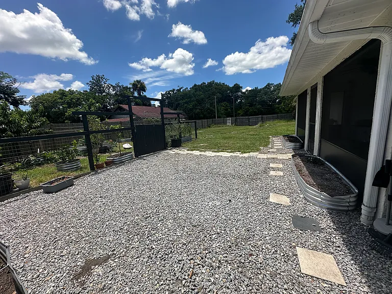 320 W Voorhis Ave — Photo 10