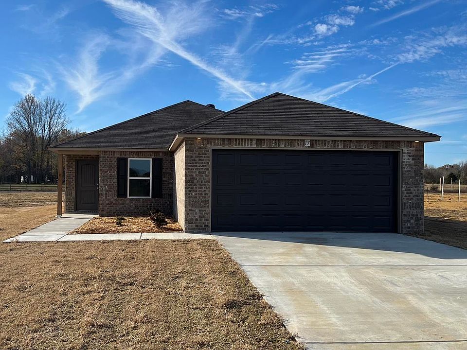 1st image of 17 Oak Leaf Dr