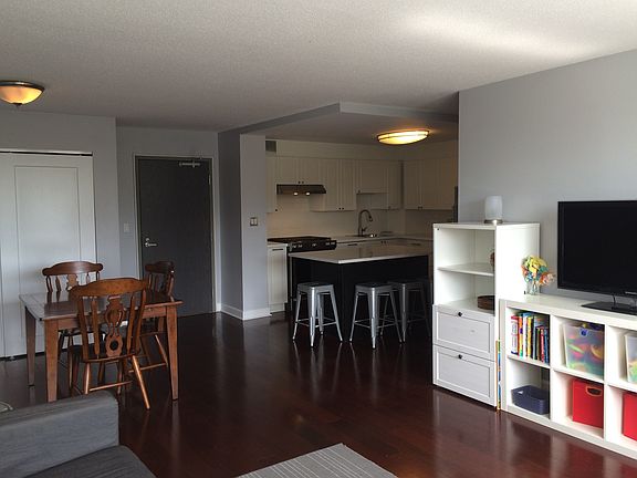 5th image of 2144 N Lincoln Park W APT 9A