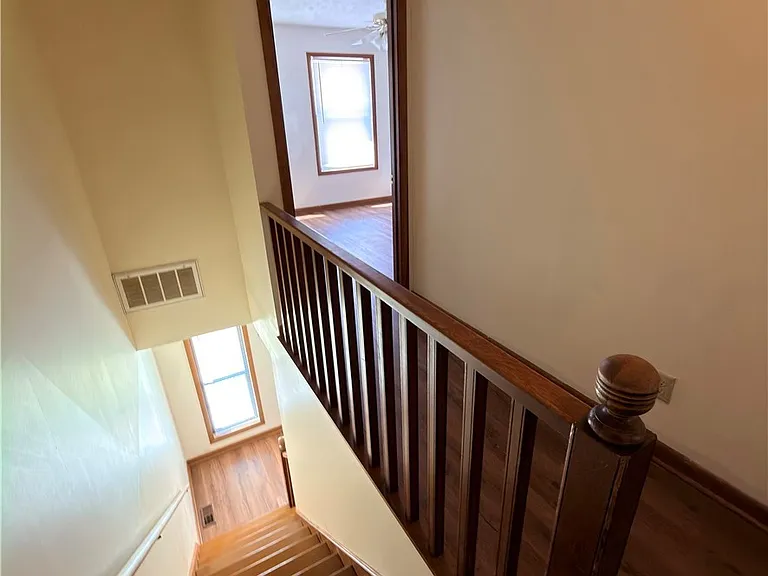 1276 N Forest Dr — Photo 11