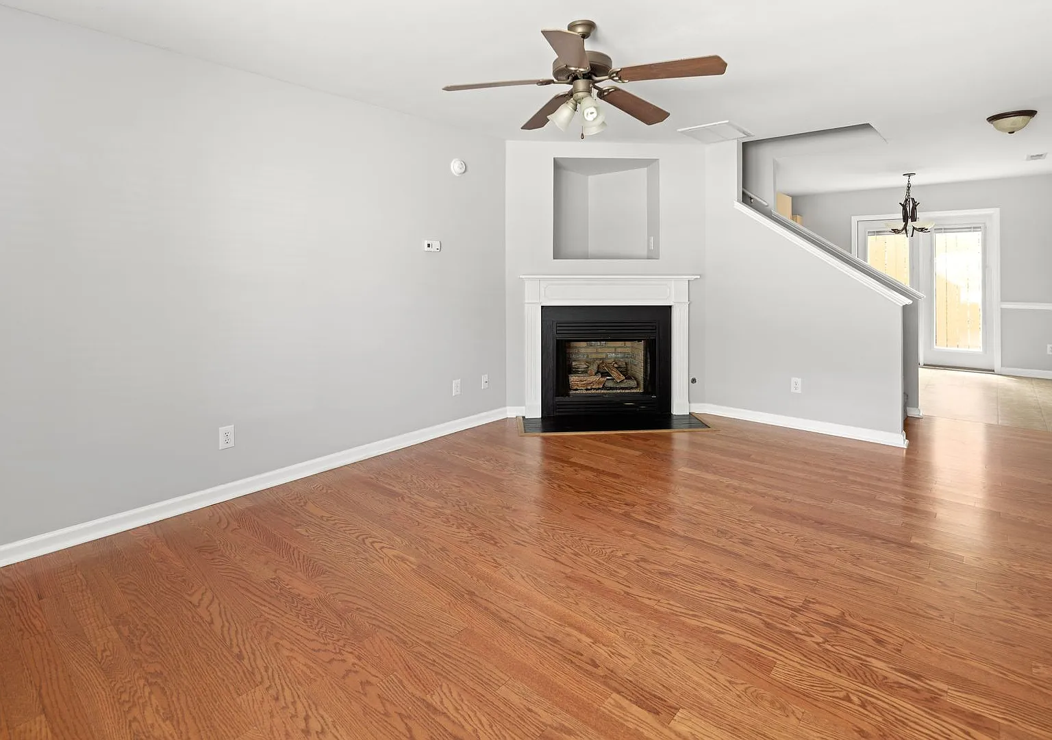 Lovely Townhome - Great Fletcher Location! — Photo 4