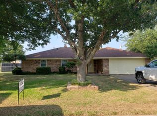1507 Raborn St, Bowie, TX 76230