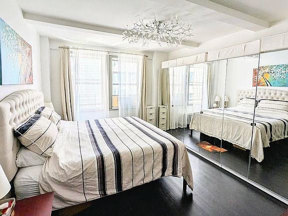 4th image of 321 E 43rd St APT 712