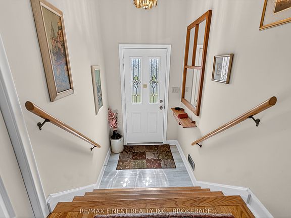 3rd image of 4 Edgewood Rd