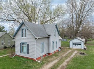 82 N Elm St, Galesburg, IL 61401