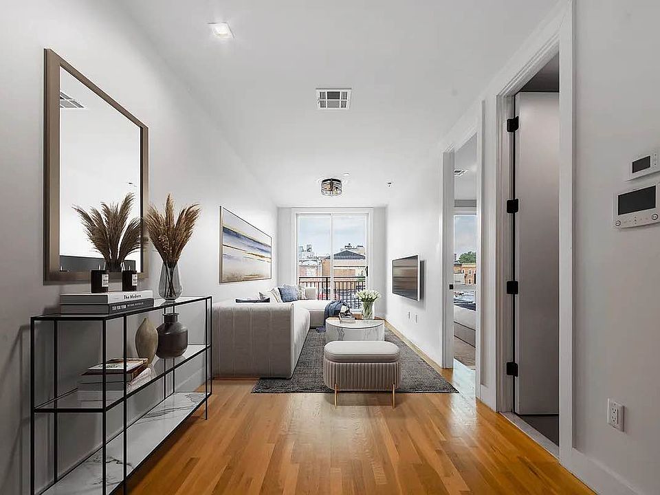 1st image of 153 Erasmus St #2J