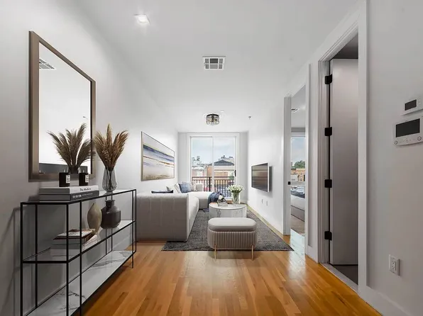 153 Erasmus Street image 1 of 11