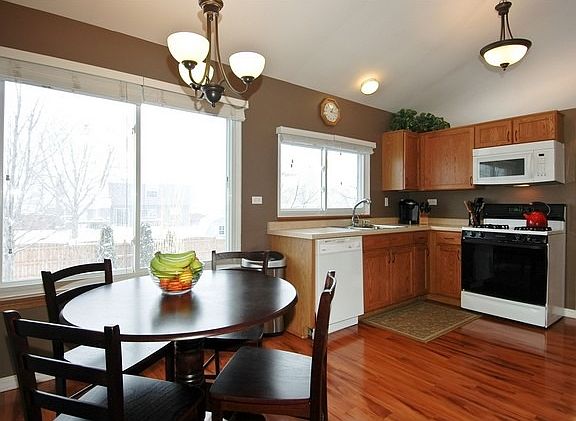 5th image of 976 Annandale Dr