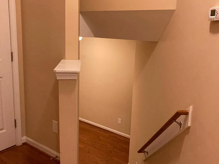 stair leading to lower level bedroom