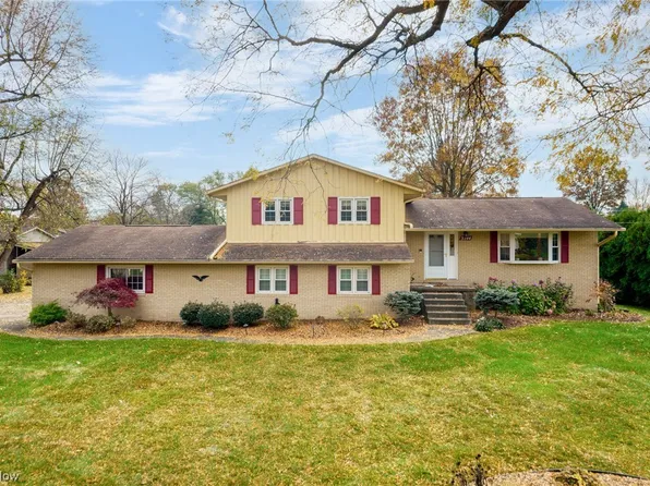 3544 Ada Vista Dr, Uniontown, OH 44685