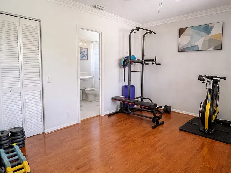 131 Cameron Ct — Photo 19