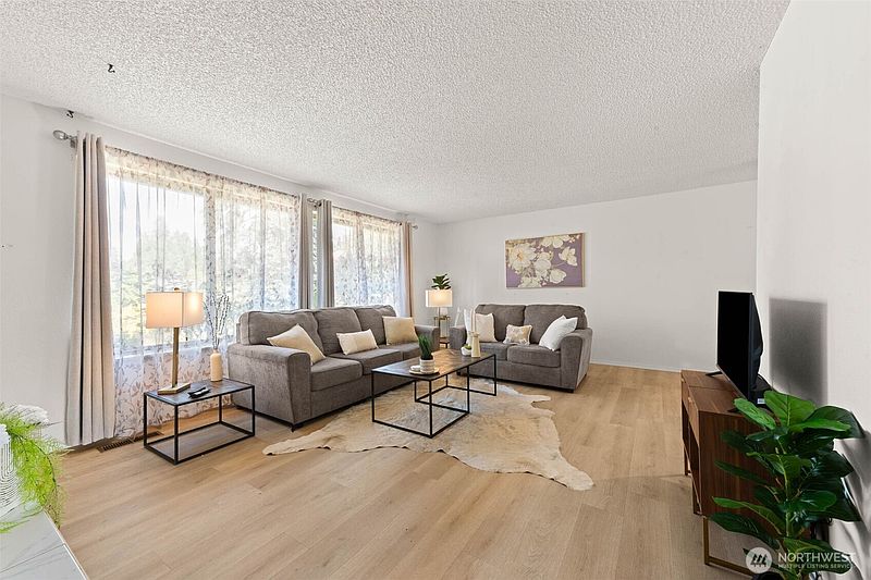 5th image of 5708 78th Street E