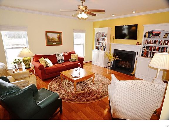 3rd image of 18922 Riverwalk Dr