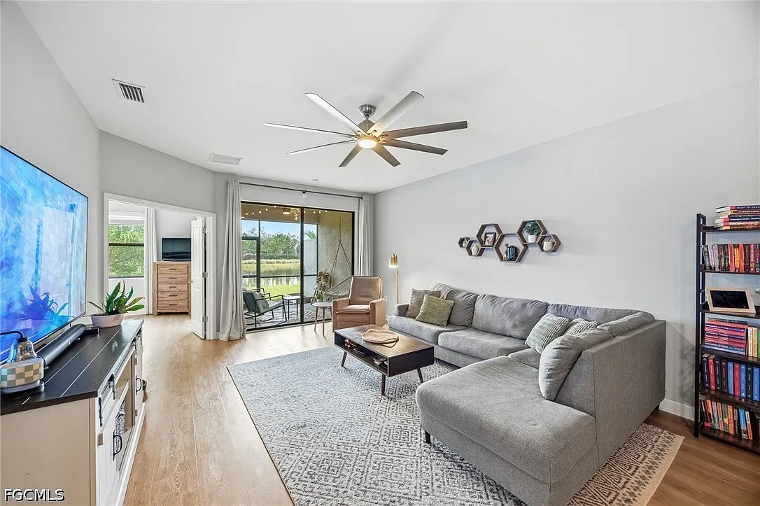 2 bed, 2.0 bath, 1564 sqft, $2,500 — Photo 2