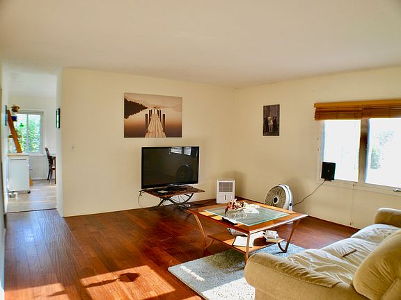4th image of 5784 Essex Ct