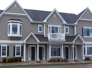 60 Louden Ave, Amityville, NY 11701