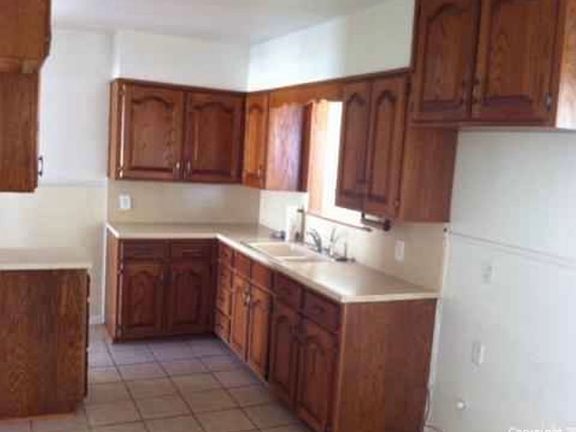 3rd image of 410 Savannah Dr
