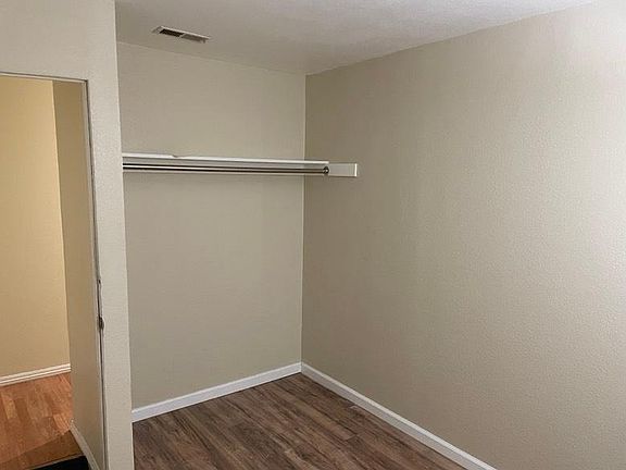 2nd image of 1260 Glacier Dr Room 7