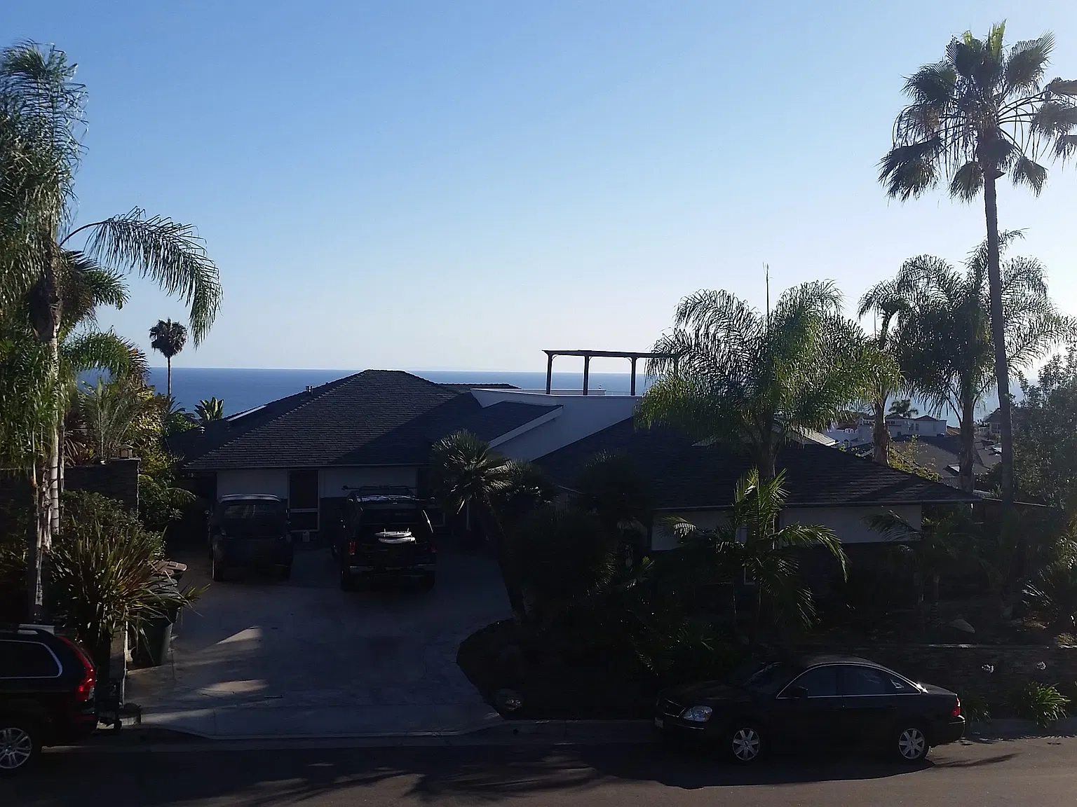 4 bed, 2082 sqft, $6,200 — Photo 3