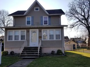 143 W Quackenbush Ave, Dumont, NJ 07628