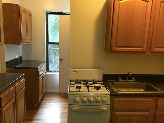 3rd image of 242 E 117th St APT 2