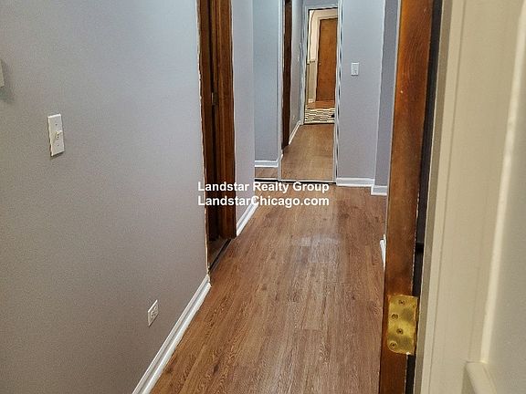 3rd image of 4031 N Kenmore Ave APT 101