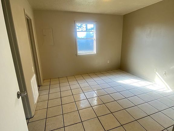 5th image of 207 N 37th St