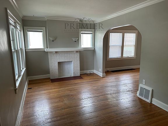 3rd image of 4621 Wyoming St