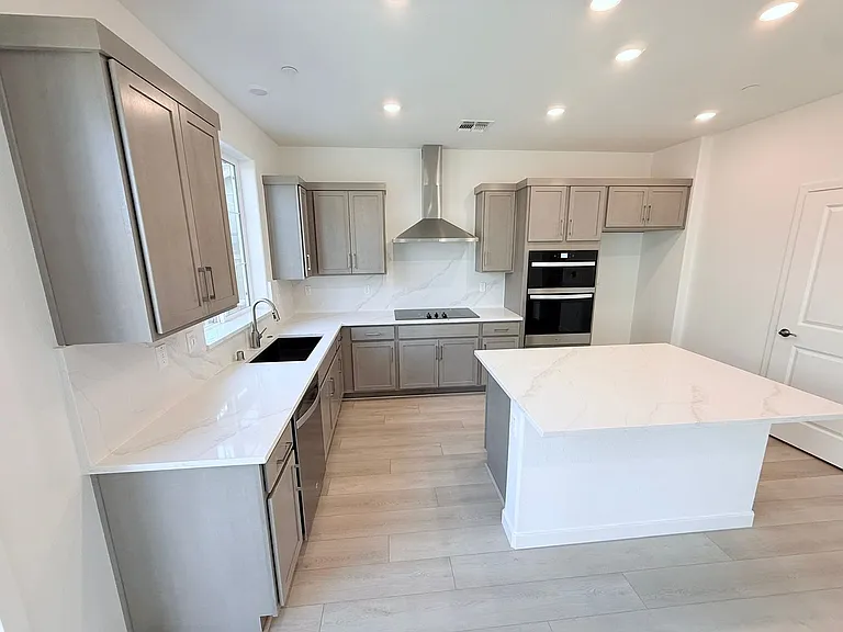 338 E Beatrice Ave — Photo 8