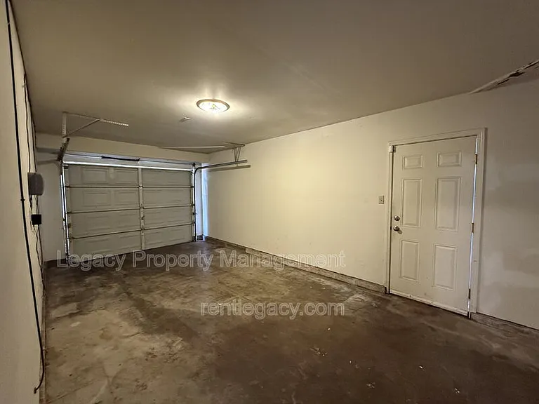 6635 Chandler Dr — Photo 15