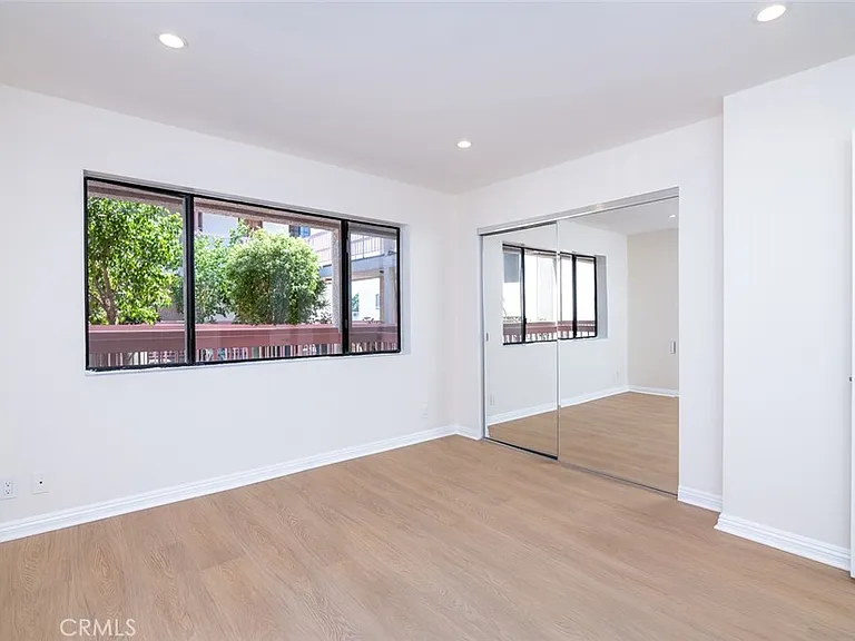 345 N Jackson St #205 — Photo 14