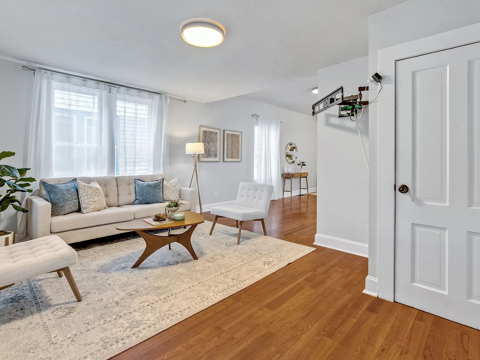 Studio, 2400 sqft, $2,500 — Photo 4
